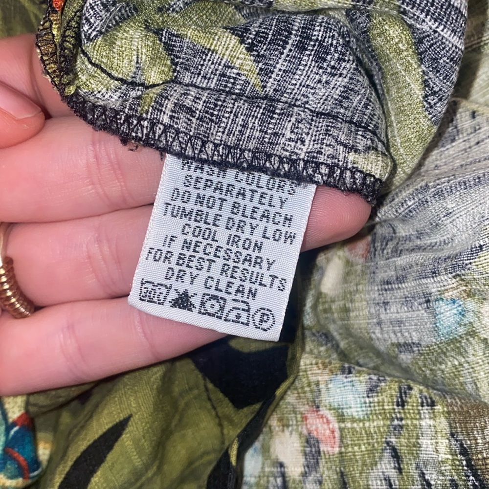 🌙Vintage Tommy Bahama Christmas Toucan Parrot 100% silk Hawaiian Men’s Shirt! - Picture 10 of 10